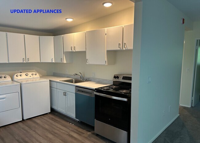 Kitchen - 408 Montgomery Ave