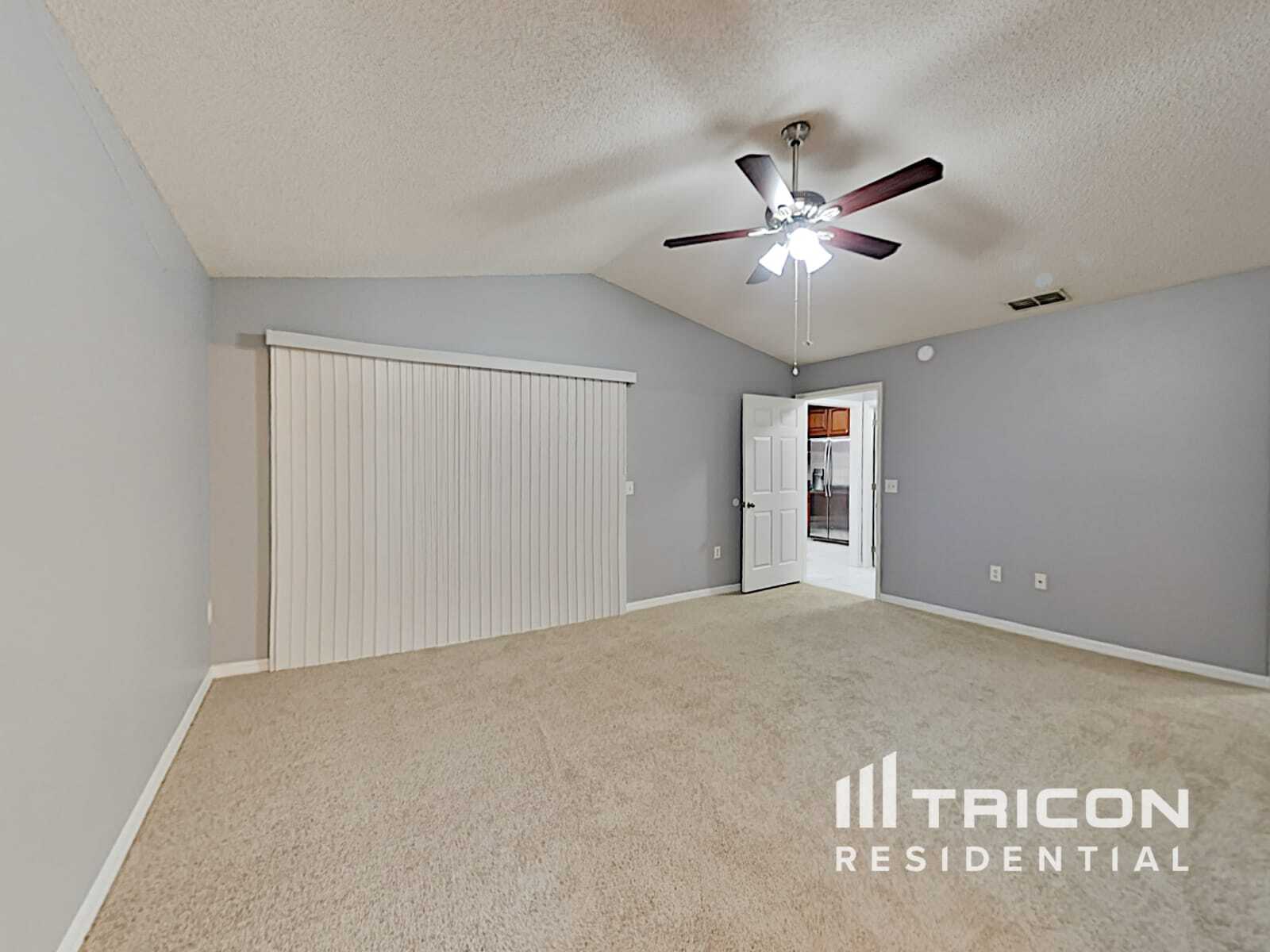 Building Photo - 949 Yellow Rose Dr