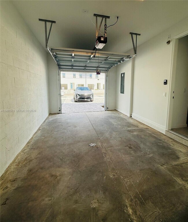 Building Photo - 4286 Efendi Dr