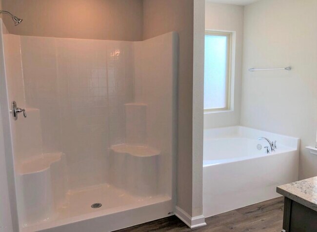 Building Photo - 9050 Bellewood Pl