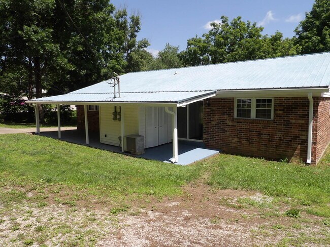 Building Photo - 248 Meadowview Dr