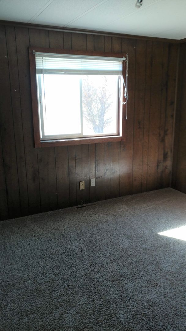 Building Photo - 3 Bedroom Home