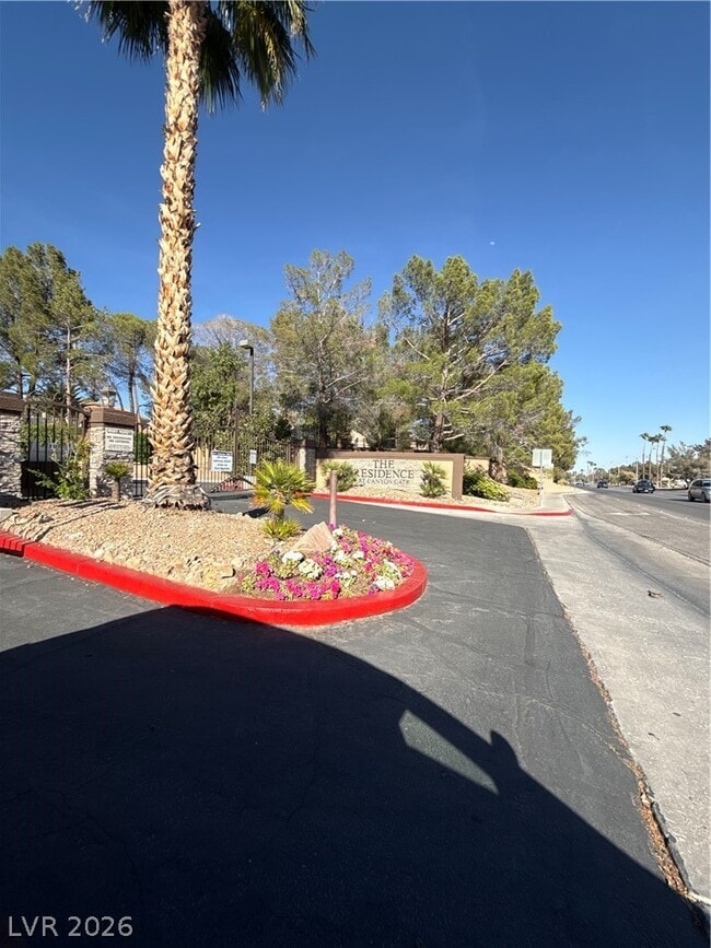 Building Photo - 2200 S Fort Apache Rd