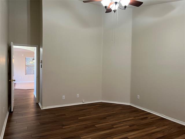 Building Photo - 1535 Sleepy Hollow Dr