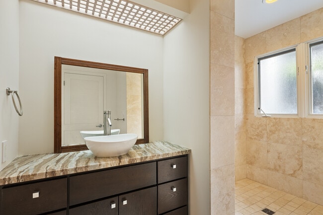 Building Photo - 4639 Waipahee Pl