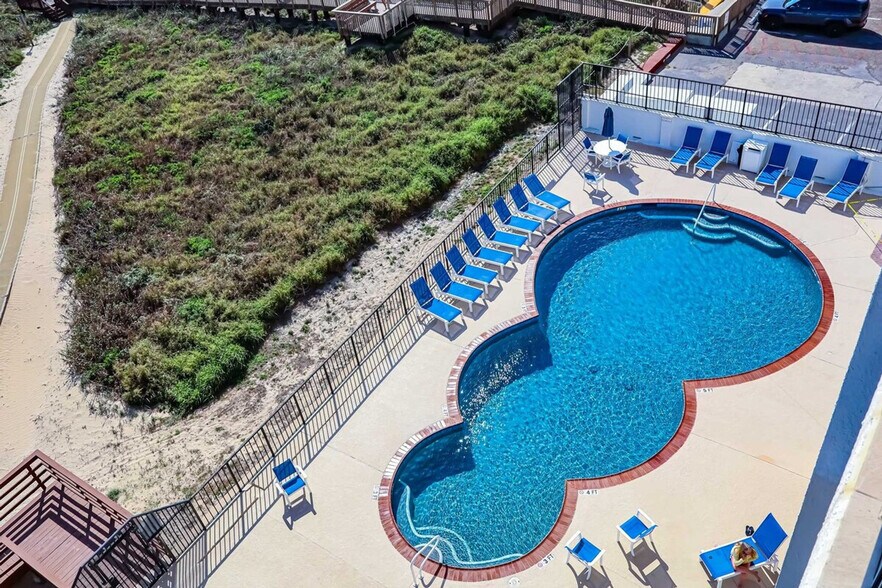 Building Photo - 3900 Gulf Blvd