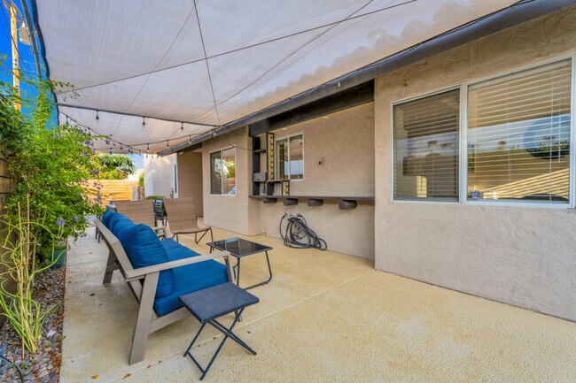 Building Photo - 52420 Avenida Juarez