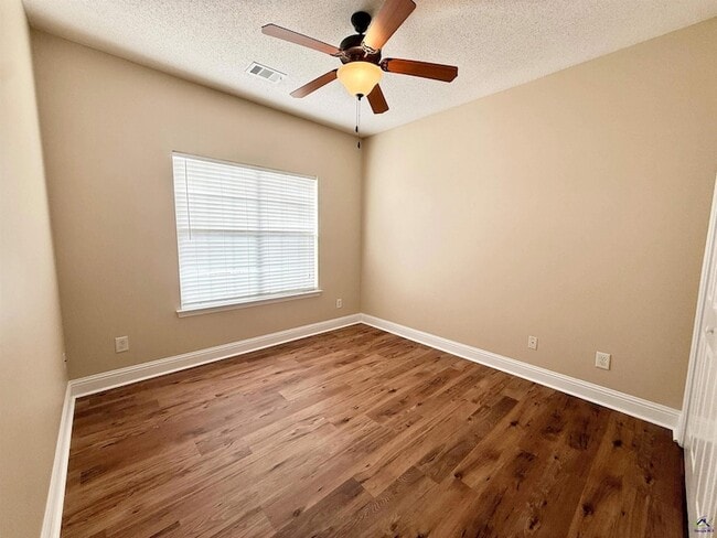 Building Photo - 200 Vining Way