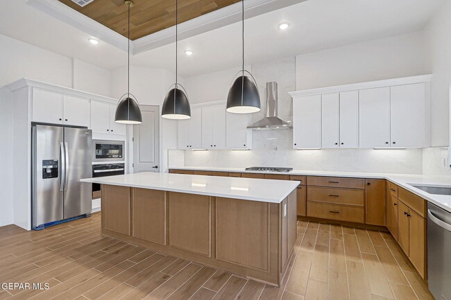 Building Photo - 832 Eltham Dr