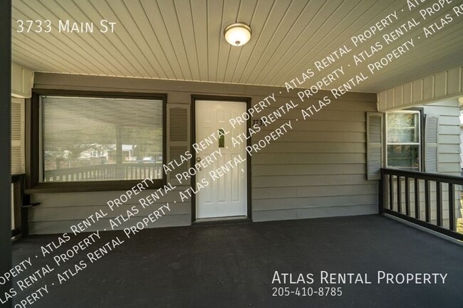 Building Photo - 3733 Main St