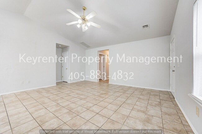 Building Photo - Cute 3BD/2BTH Duplex in Central East Norman!