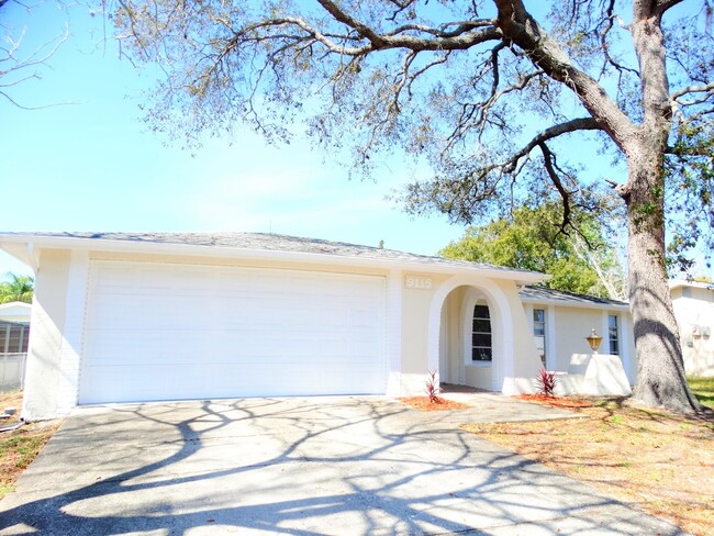 Building Photo - 3 bedroom 2 bath