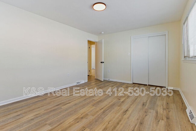 Building Photo - 1020 Grove St