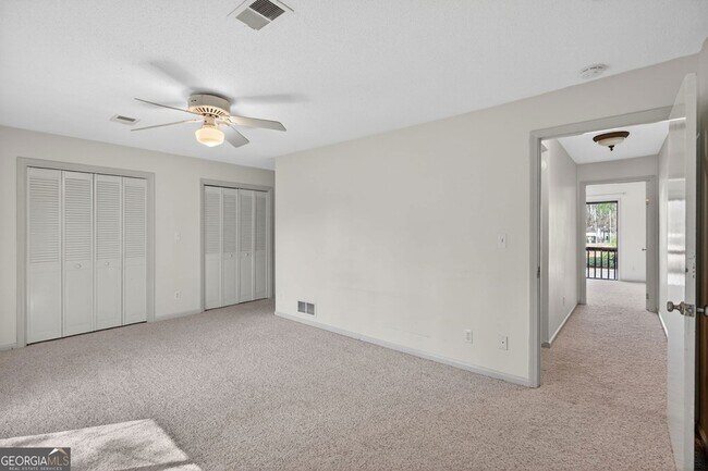 Building Photo - 1 Fairway Dr