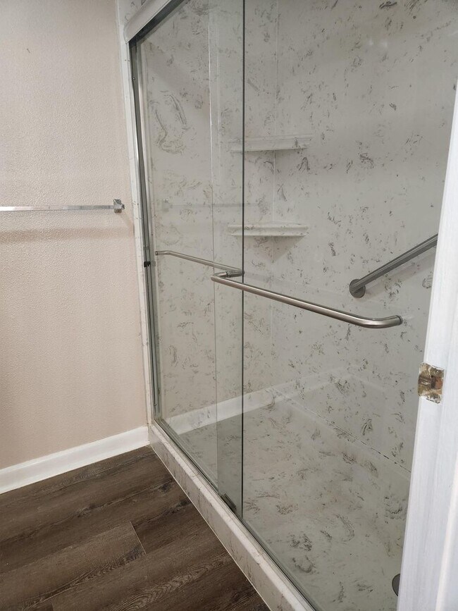 Building Photo - Pier West Condo