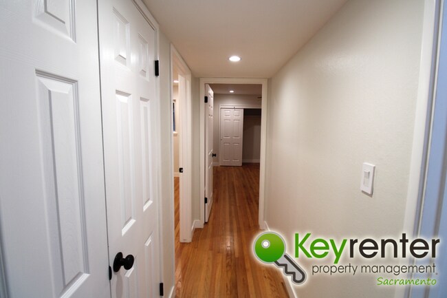 Building Photo - 4741 Foster Way