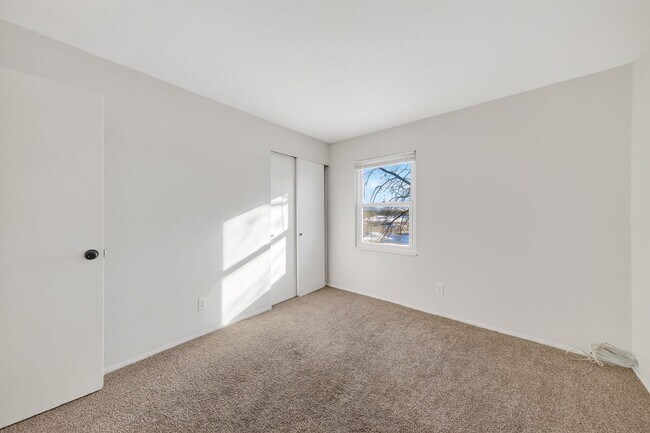 Building Photo - Now Accepting Section 8 –  3 Bedroom /2 Bath Florissant, MO