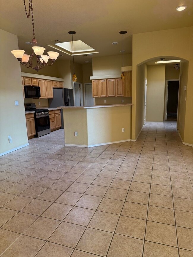 Building Photo - Beautiful 3 Bedroom Home! Available Now!