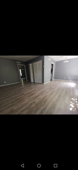 inside house - 539 Moore St S