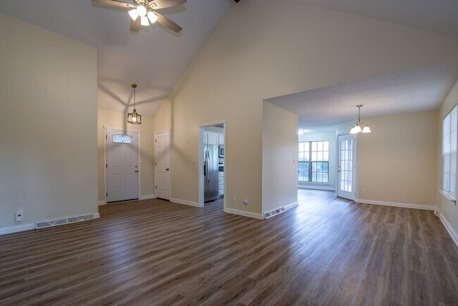 Building Photo - 426 Ridgecrest Rd