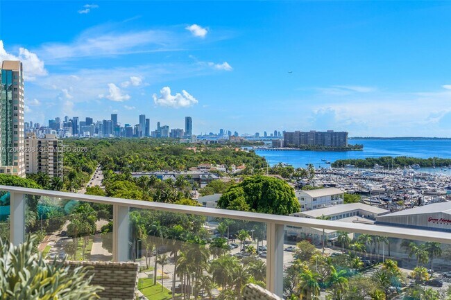 Building Photo - 2675 S Bayshore Dr