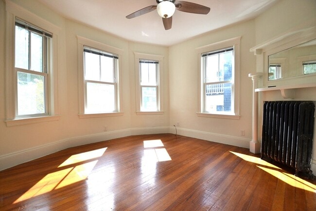 Building Photo - 82 Montebello Rd