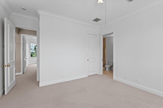 Building Photo - 3250 Palm Beach Point Blvd