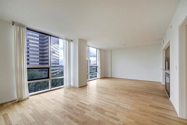 Building Photo - 5110 San Felipe St