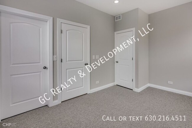 Building Photo - 3205 W Division St