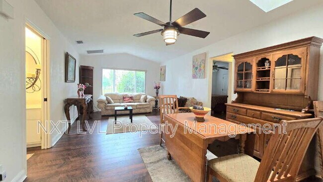 Building Photo - 2317 SW 44th Terrace