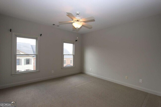 Building Photo - 160 W Ridge Way