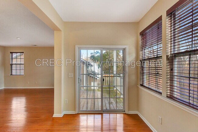 Building Photo - 9161 Parlor Dr