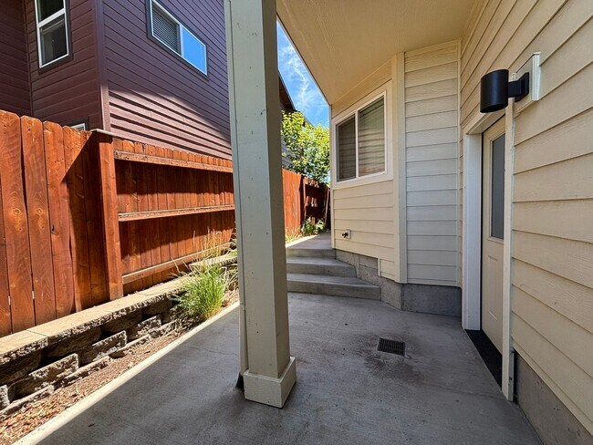 Building Photo - c792