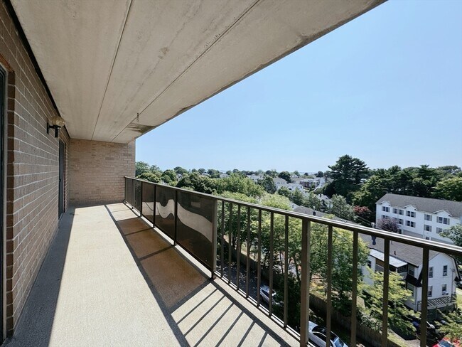 Building Photo - 185 Quincy Shore Dr