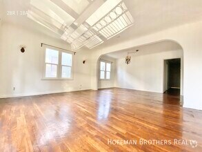 Building Photo - 524 1/2 Heliotrope -A