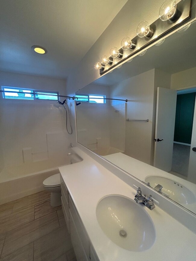 Building Photo - Remodeled Home for Rent in Corona – Sunroo...