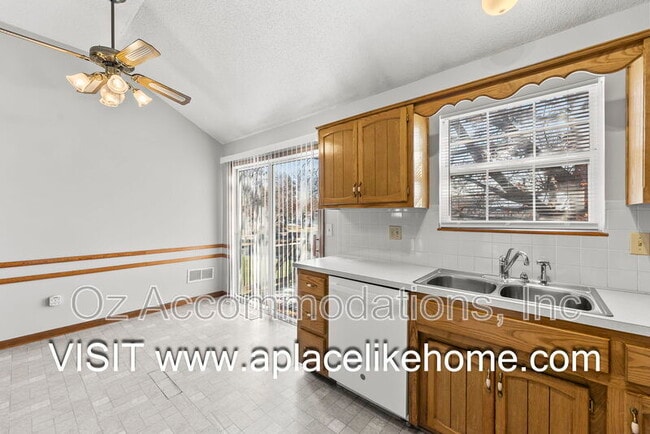 Building Photo - 1225 E Butterfield Pl