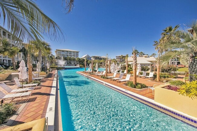 Building Photo - 50% off first months rent.  Perfect for large families or multiple friends!  5 bedroom house loca...