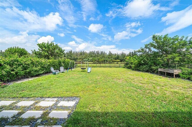 Building Photo - 15406 Goldfinch Cir
