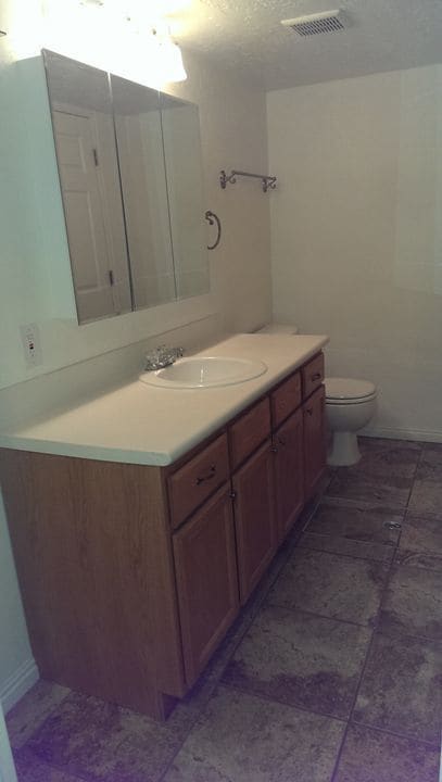 Building Photo - 361 East State Street