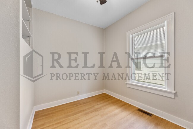 Building Photo - 322 N Meridian Ave