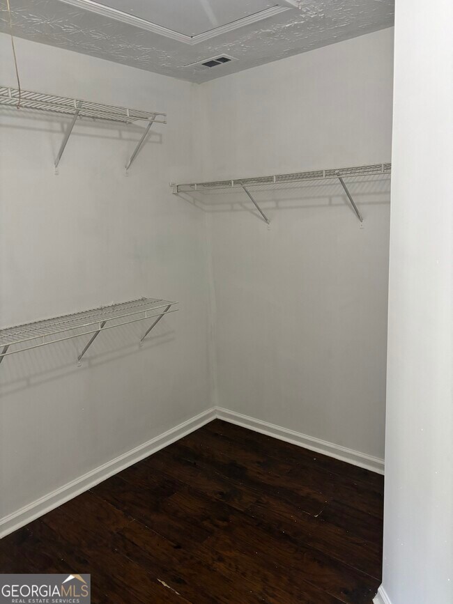 Building Photo - 3859 Shenfield Dr