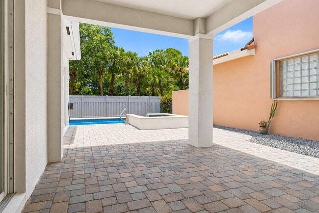 Building Photo - 207 Isle Verde Way