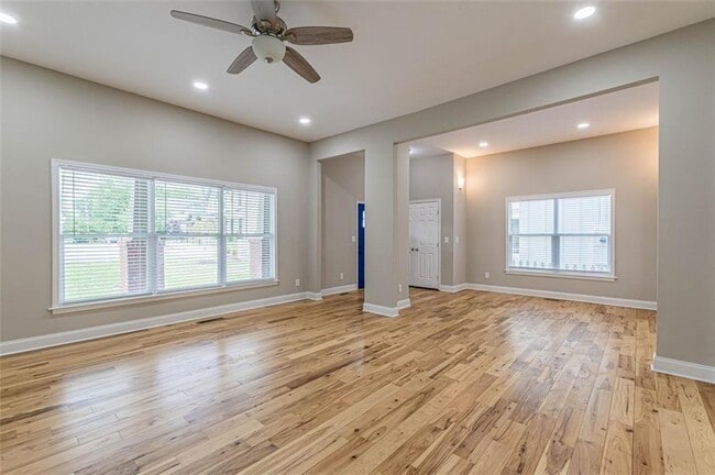 Building Photo - 3362 Colville Ave