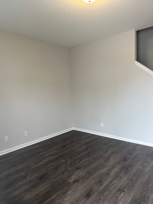 Building Photo - For Rent: Half Off Full First Month Rent