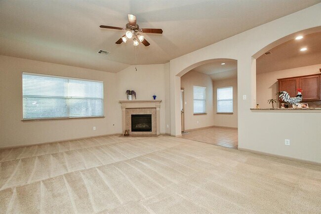 Building Photo - 110 Sweet Leaf Grove Ln