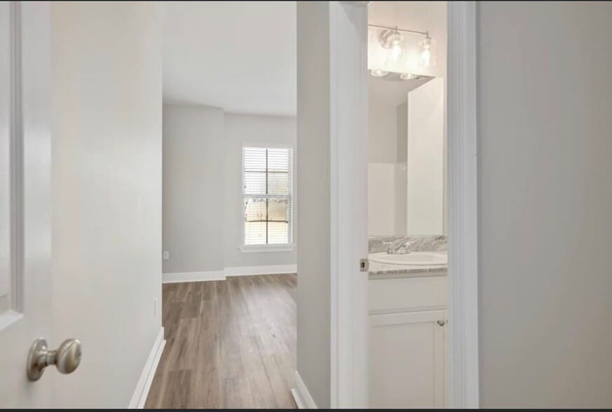 Building Photo - 139 Iberia St