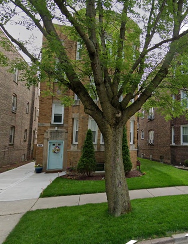 Main Building - 8924 S Blackstone Ave
