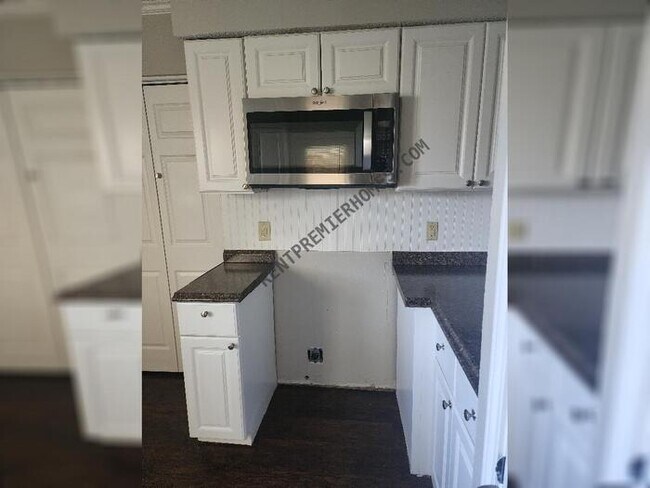 Building Photo - 1805 Dorchester St