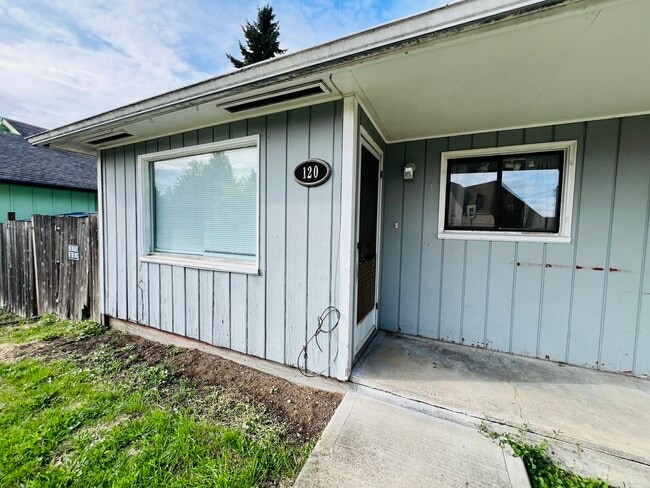 Building Photo - 118 W Birch St